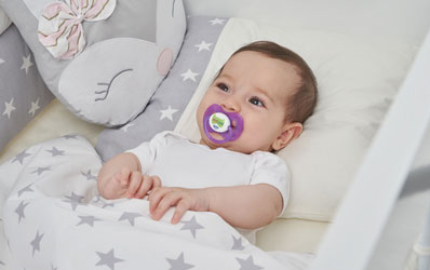 Emzikler ve Diş Kaşıyıcıları Emzikler ve Diş Kaşıyıcıları